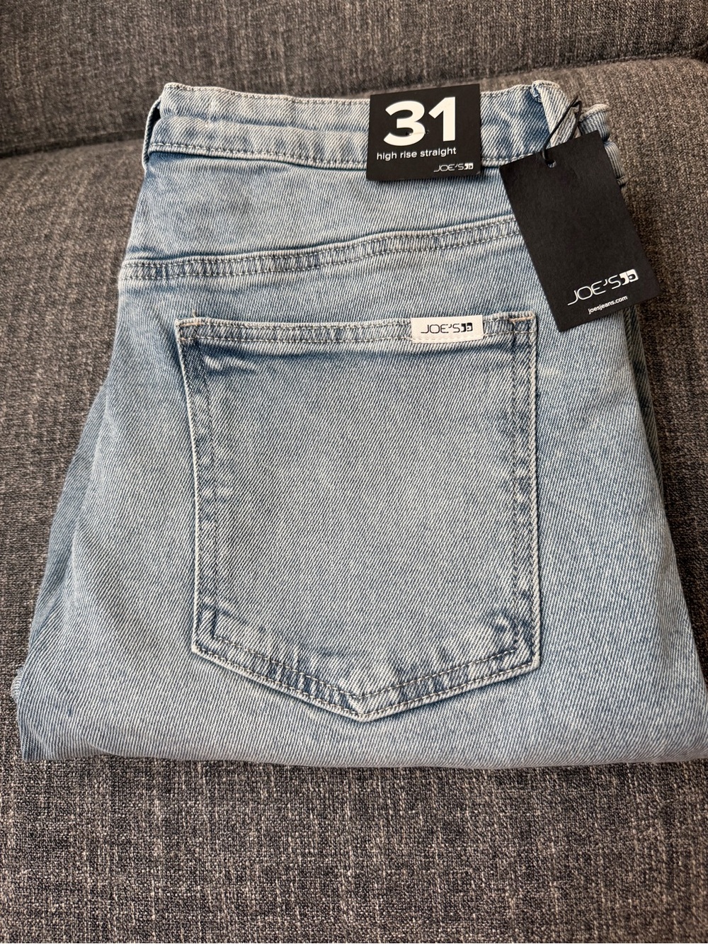 NWT Joe's Jeans Light Blue High-Rise Straight Jeans - size 31 .
